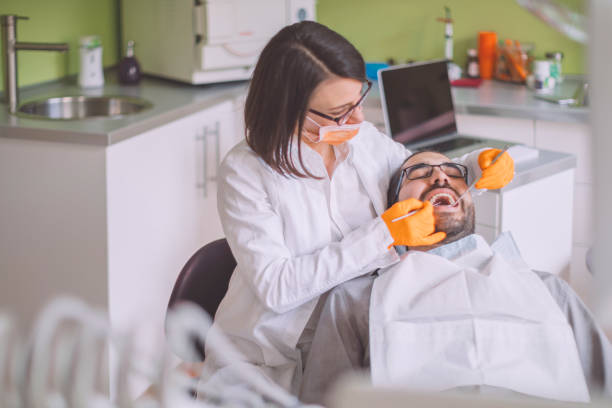 Best Cracked Tooth Emergency Dentist  in Liberty Triangle, FL